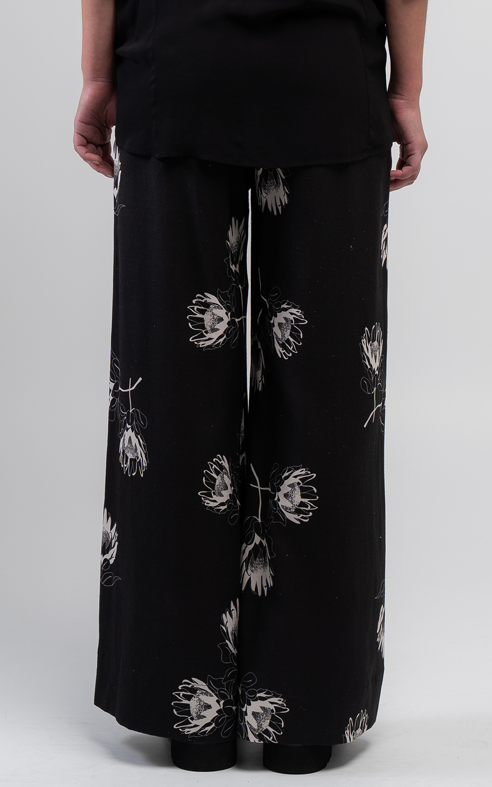 Protea Palazzo Pant product photo.
