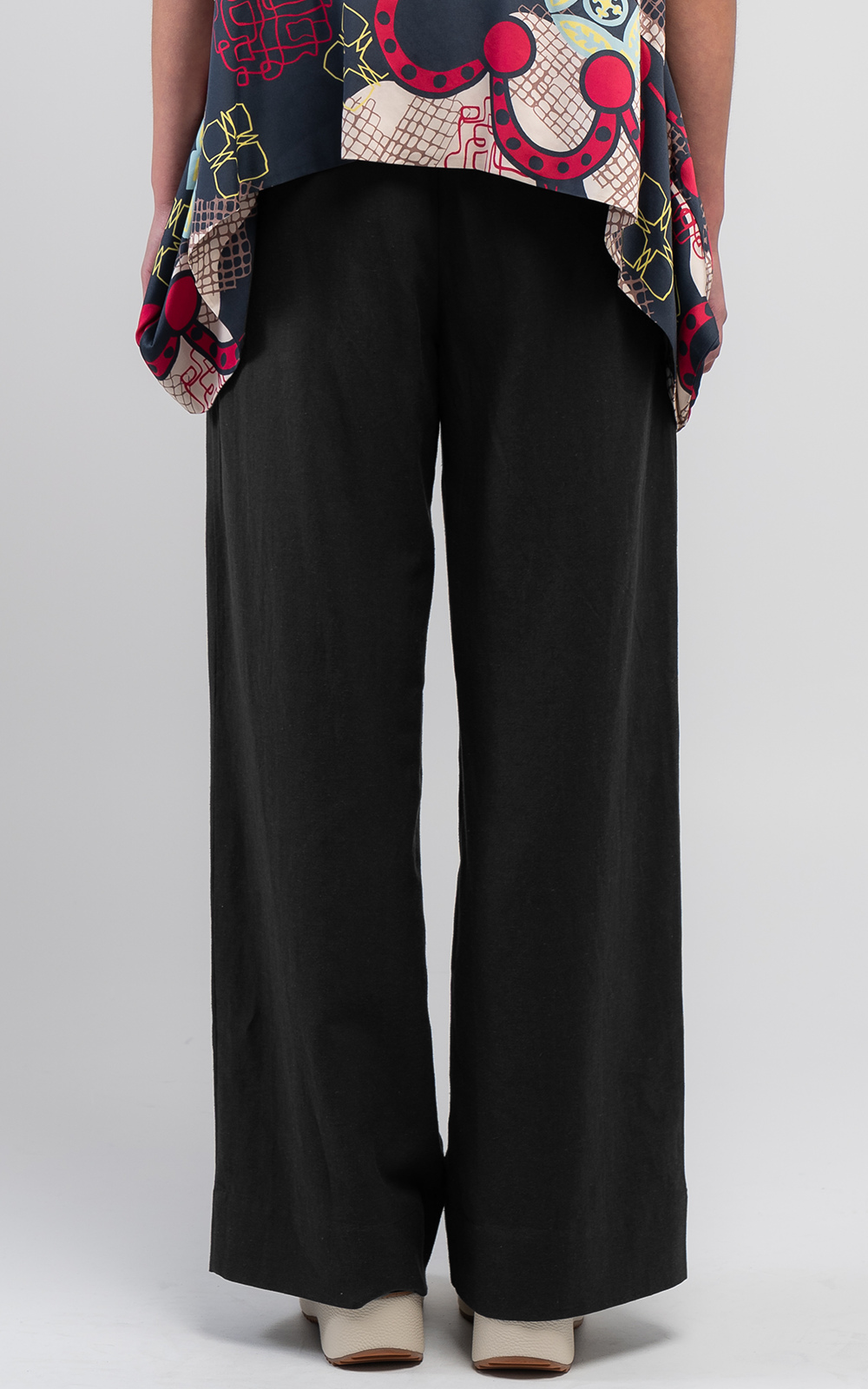 Tussie Mussie Boyfriend Pant product photo.