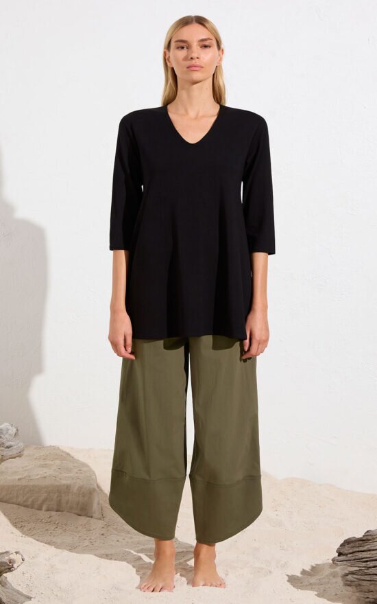 Loose V Top product photo.