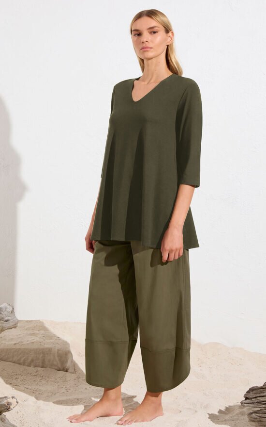 Loose V Top product photo.