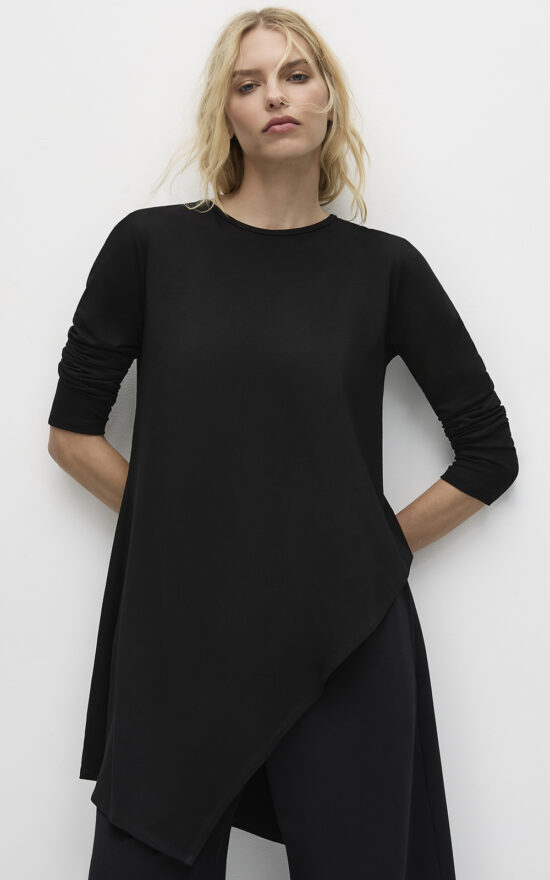 Veil Sweater product photo.