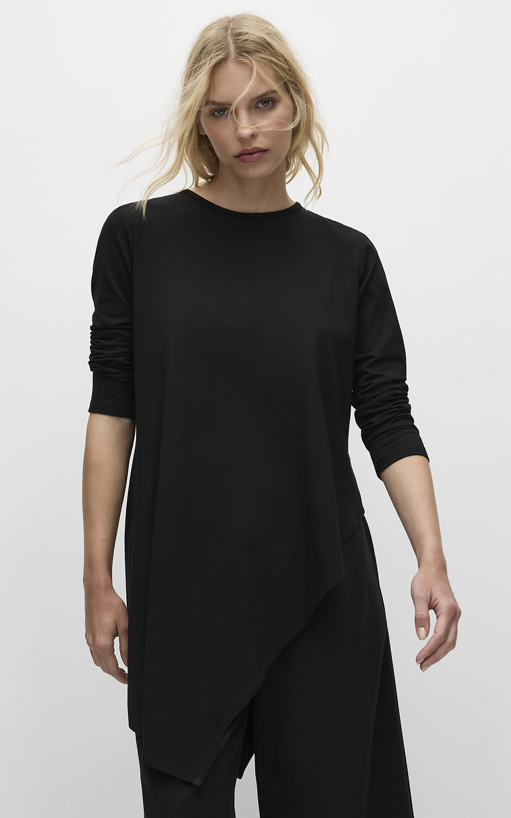 Veil Sweater product photo.
