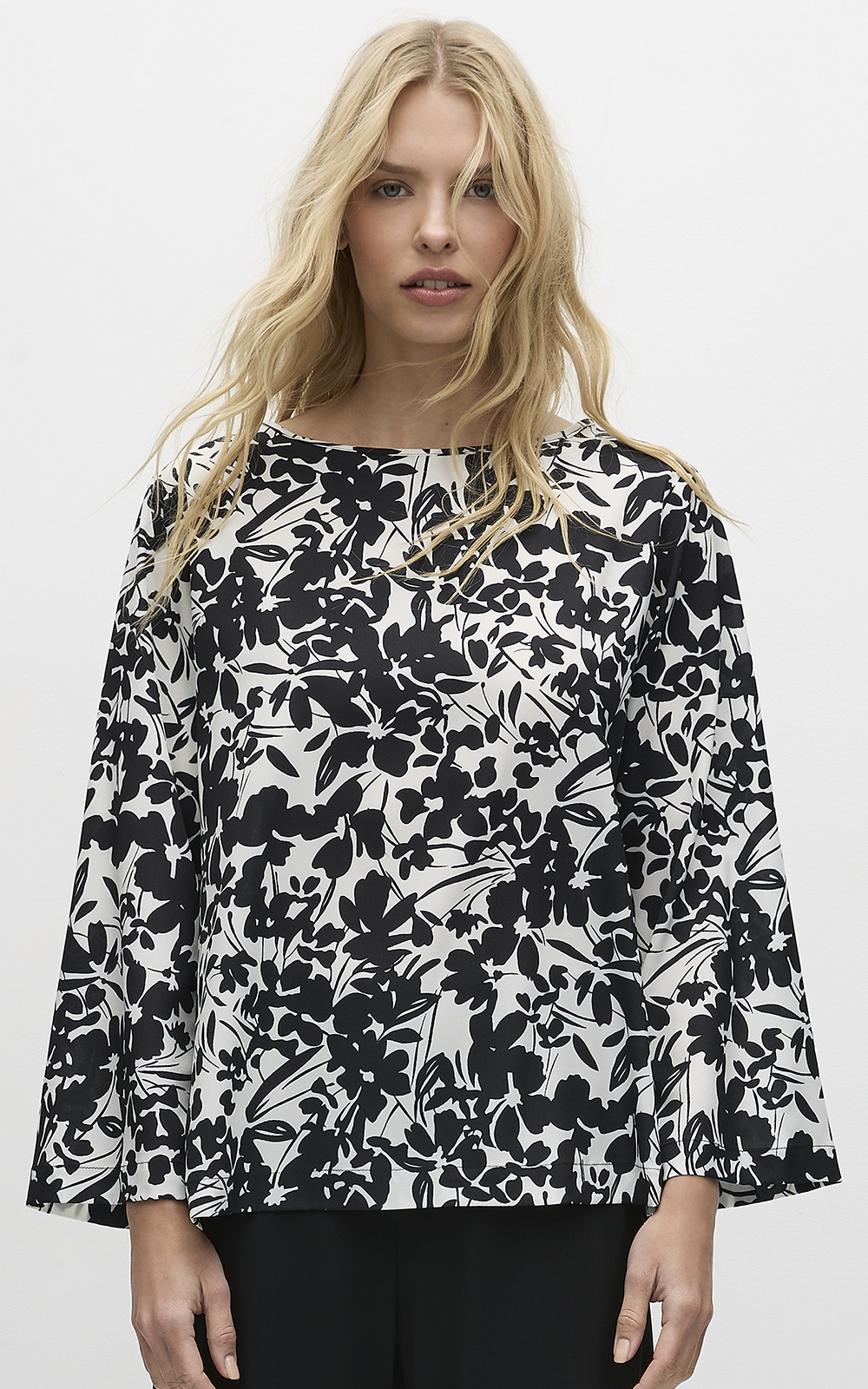 LS Slice Neck Plaza product photo.