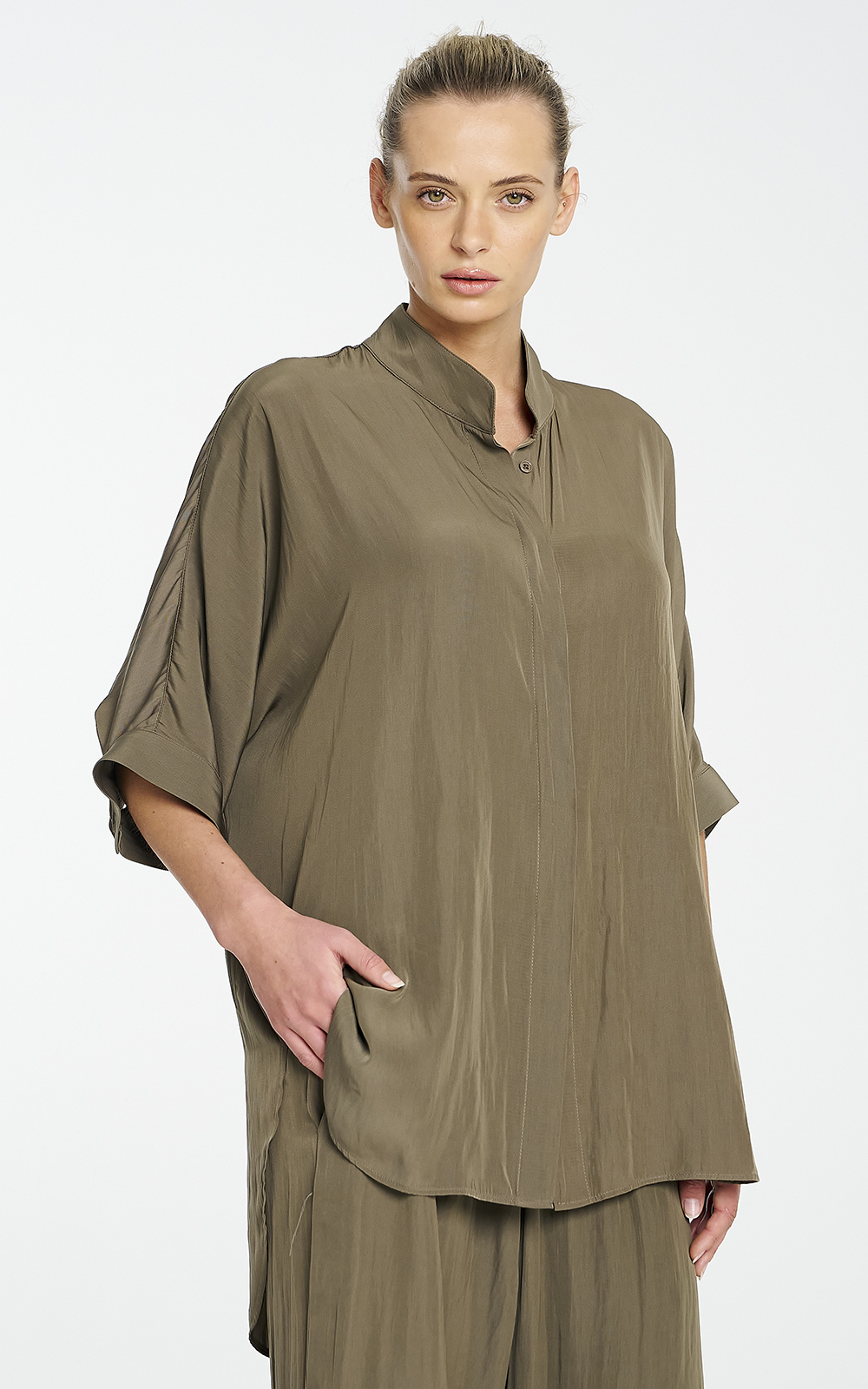 Villa Overshirt product photo.