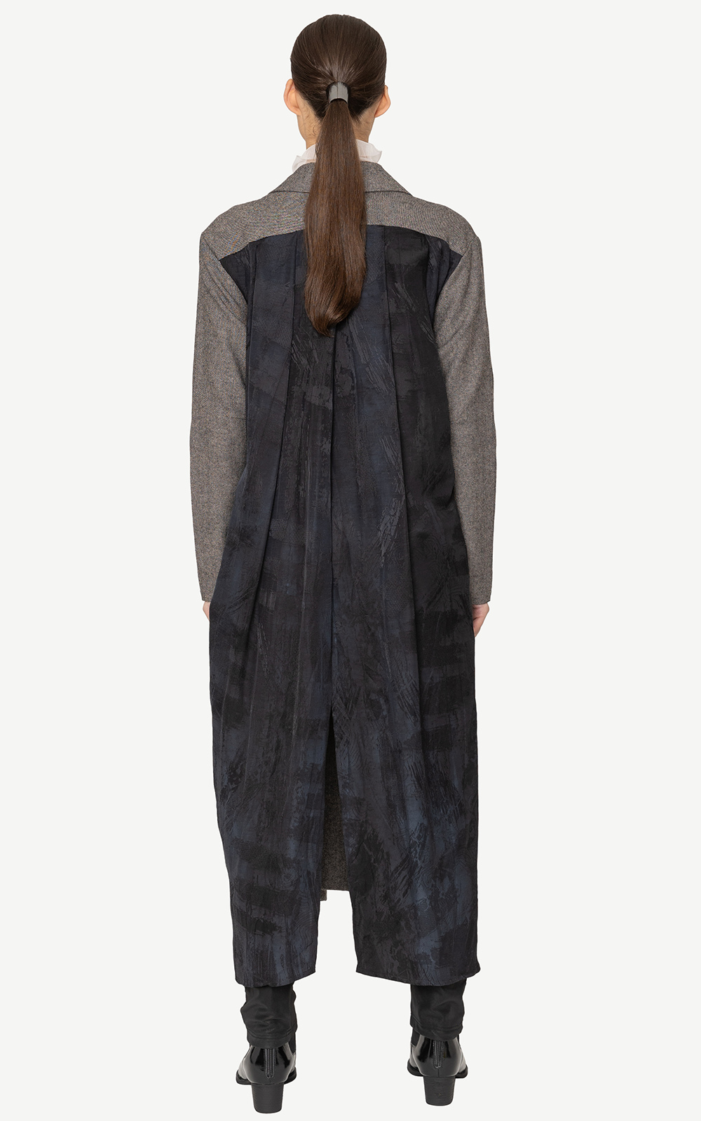 Rove Coat product photo.