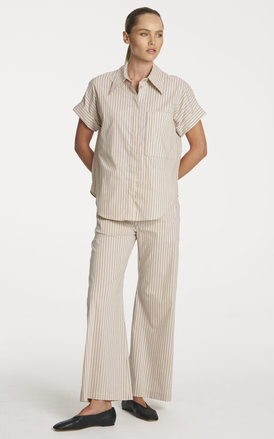 Ivy Shirt product photo.