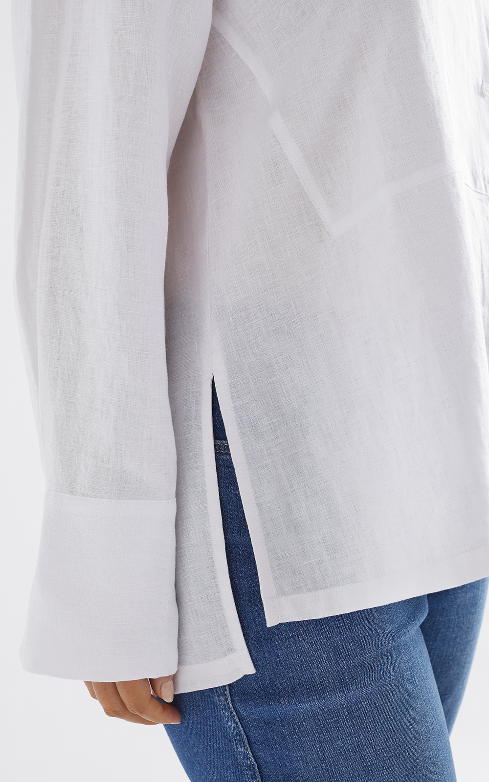 Stilla Shirt product photo.