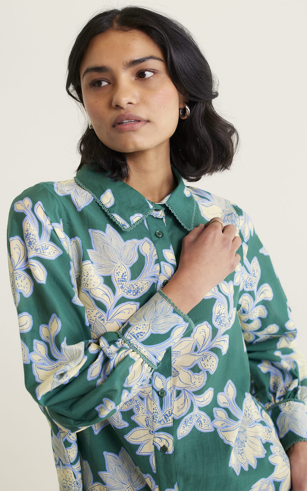 Soho Shirt In Lulu product photo.