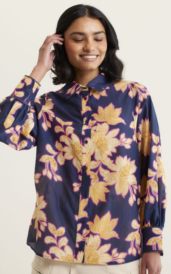 Soho Shirt In Lulu product photo.