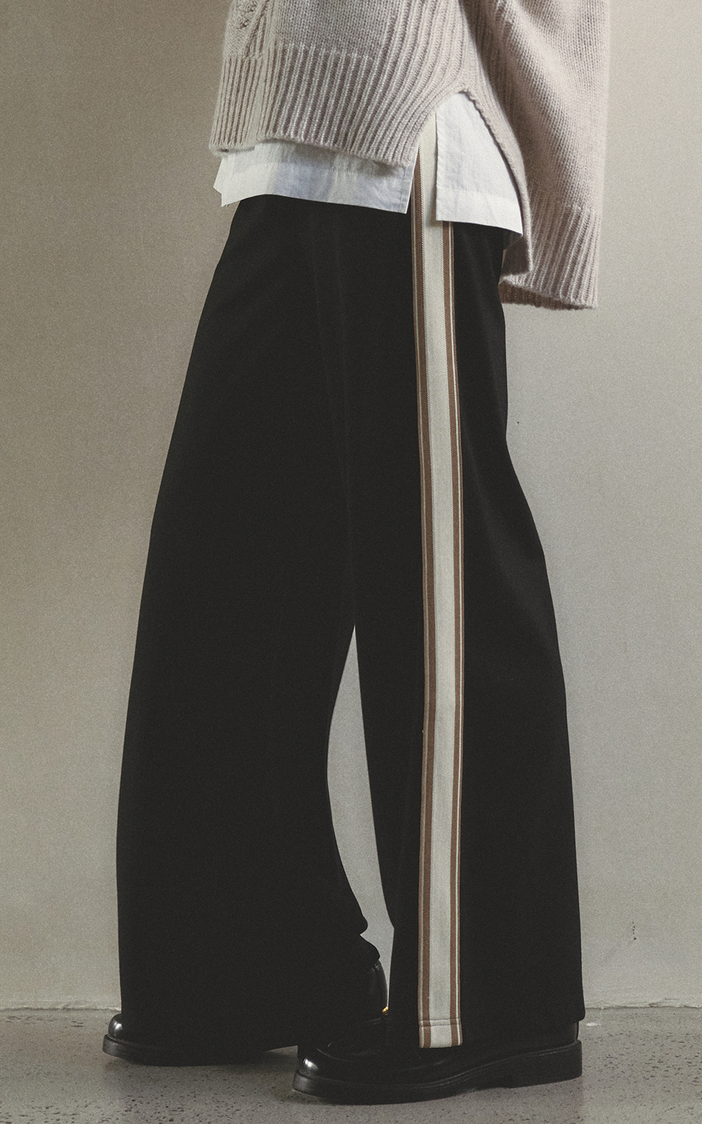 Retreat Pant In Ponti product photo.