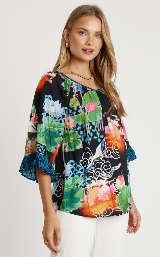 Akiko Top product photo.