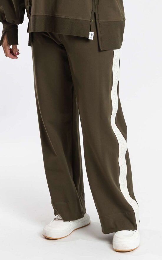 Brie Pants product photo.