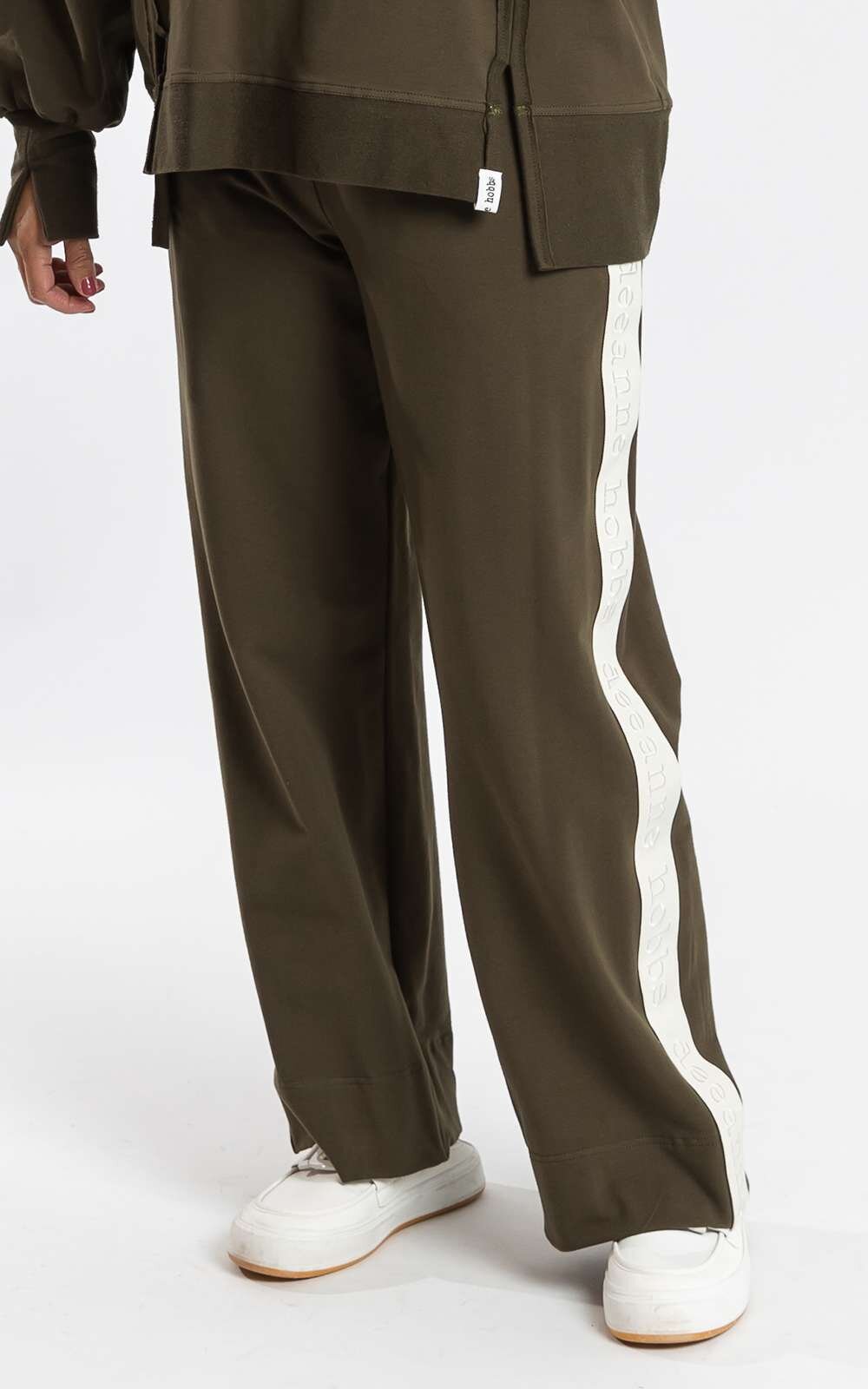 Brie Pants product photo.
