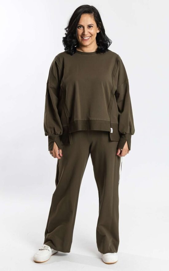 Brie Pants product photo.