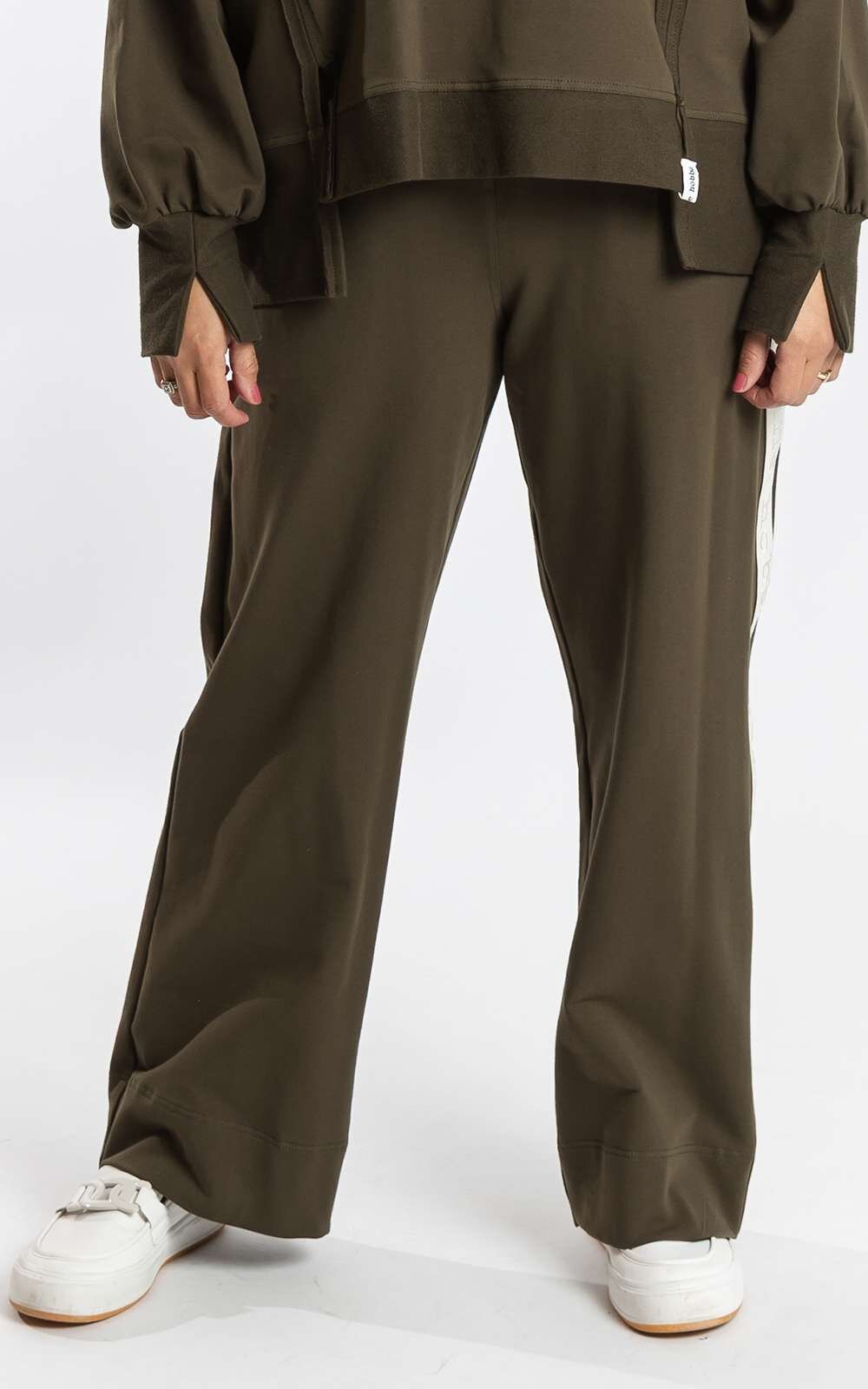 Brie Pants product photo.