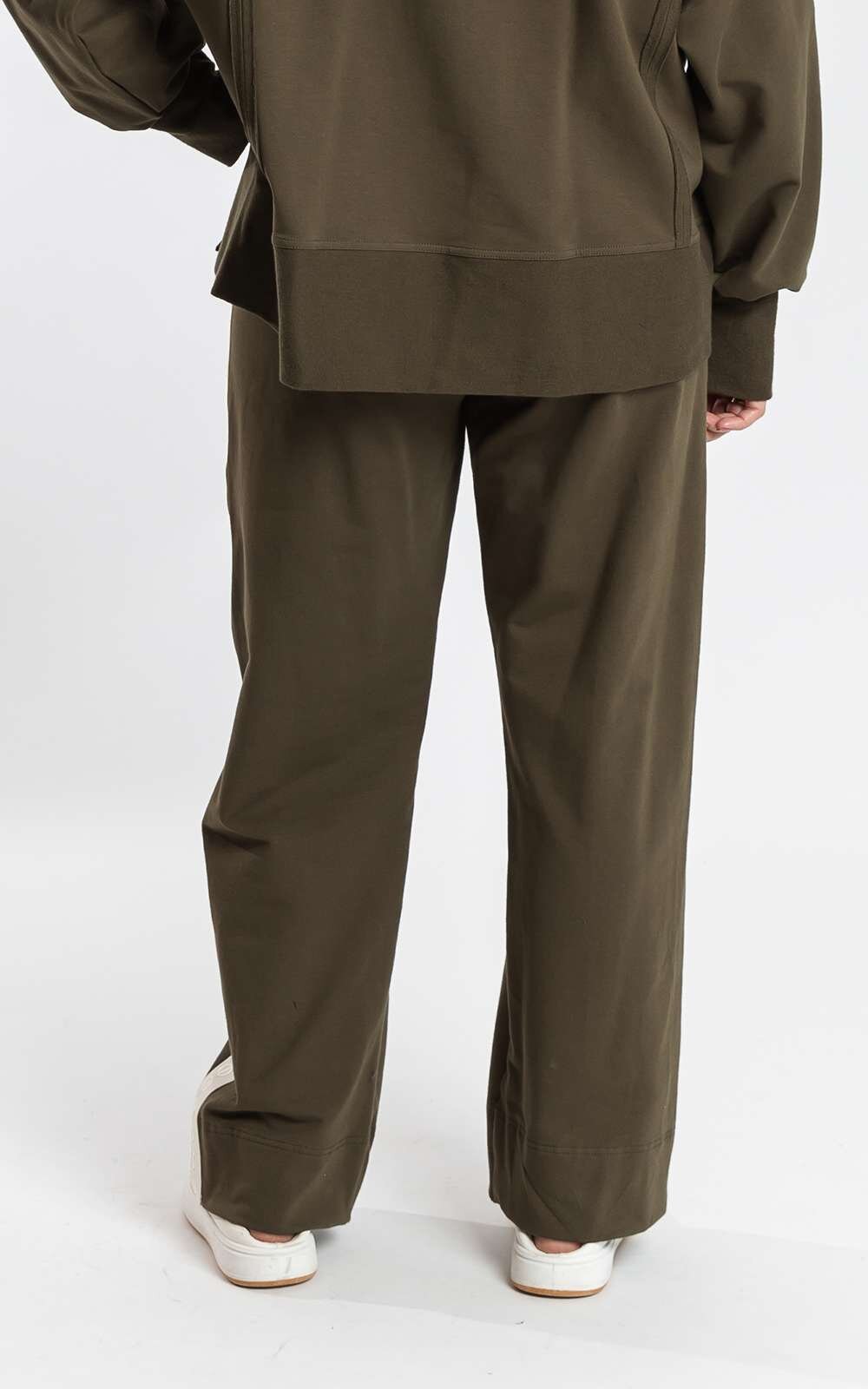 Brie Pants product photo.