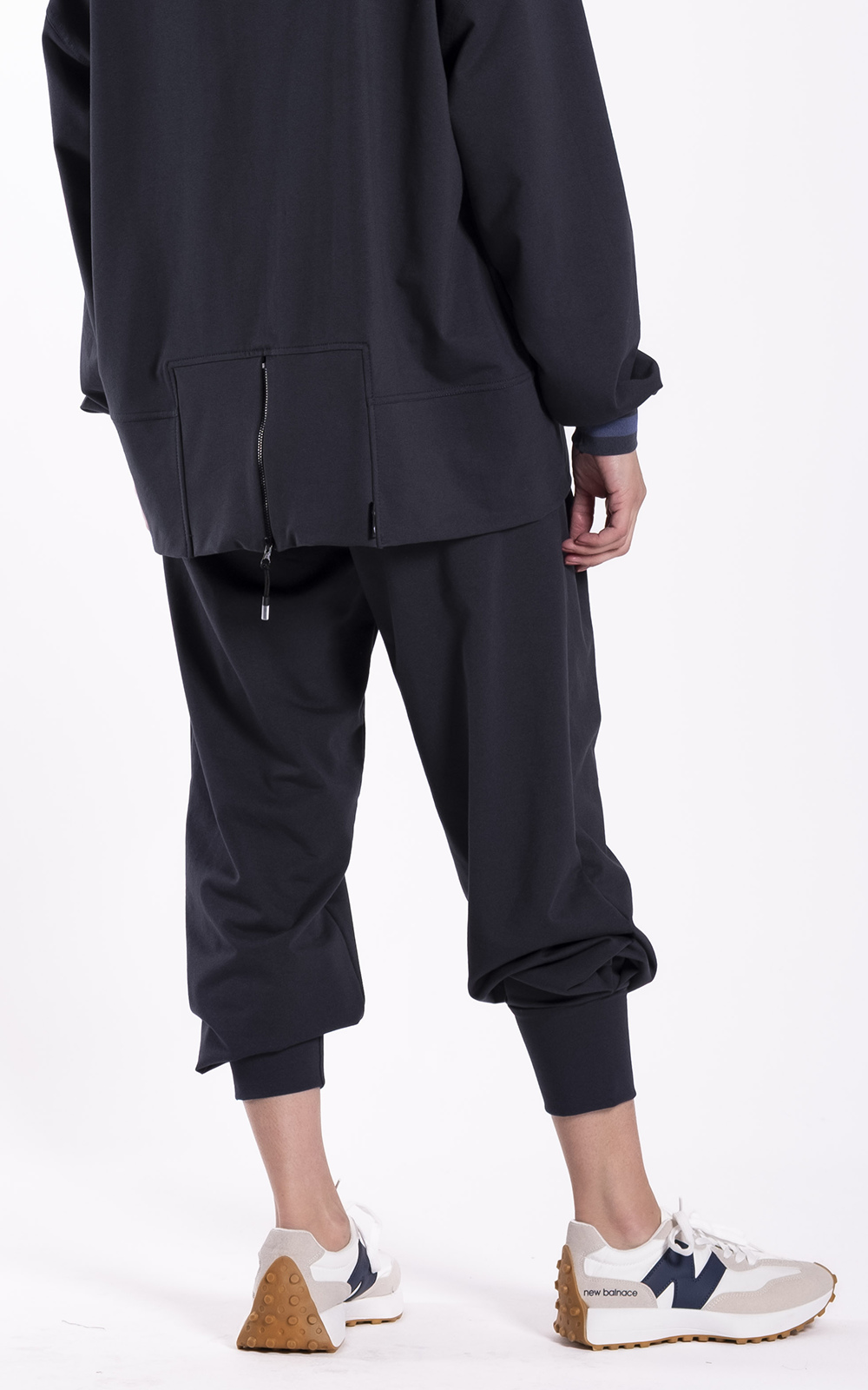 Nalla Pant product photo.