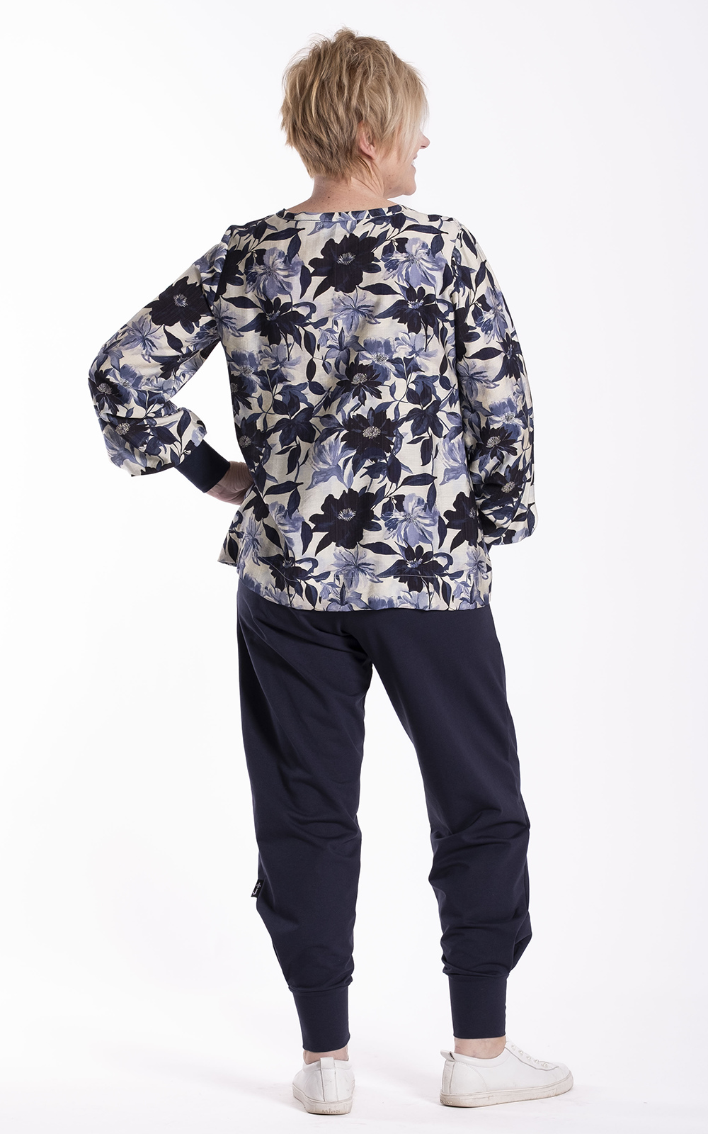 Nalla Pant product photo.