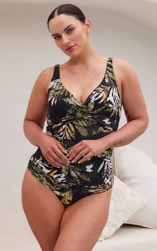Delacroix Soft D-G Cup Cross Over One Piece product photo.