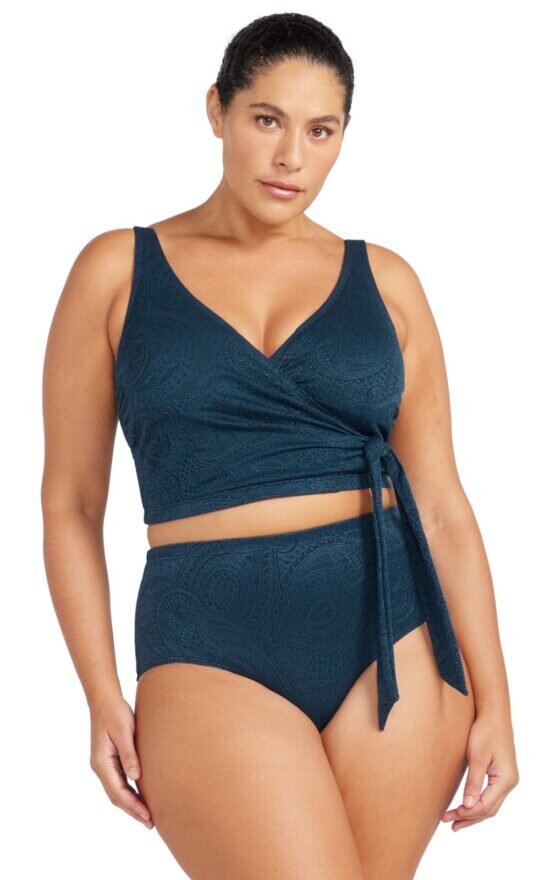 Hayes Underwire D/Dd Cup Midriff Bikini Top product photo.