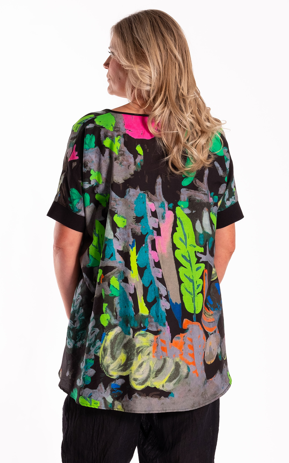 Leese Top product photo.