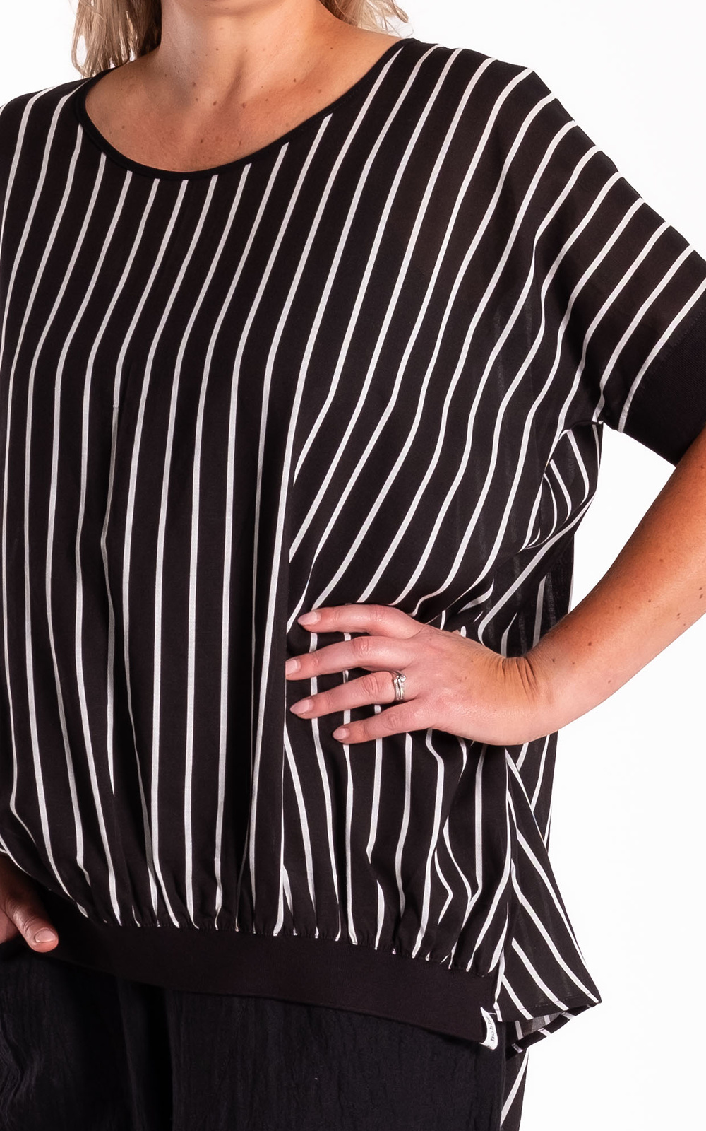 Leese Top product photo.