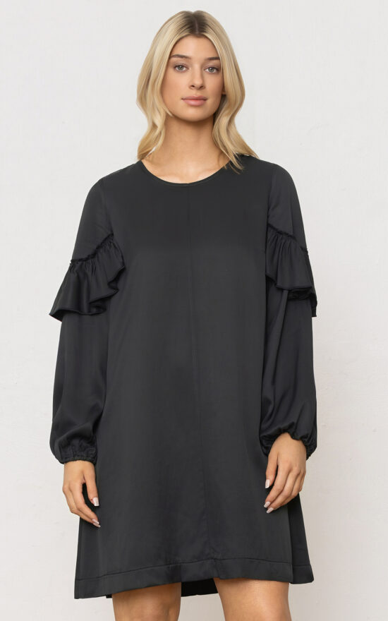 Vera Dress product photo.