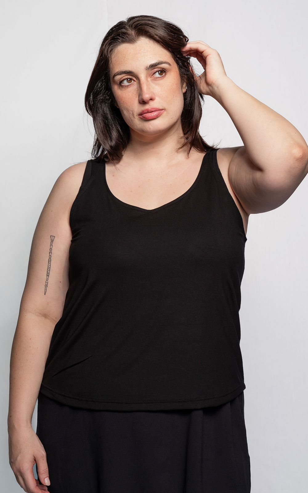 Curve Viscose Singlet product photo.