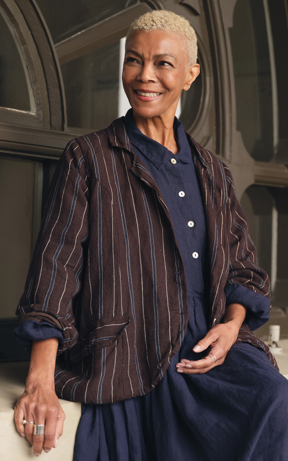 Baridi Jacket Linen product photo.