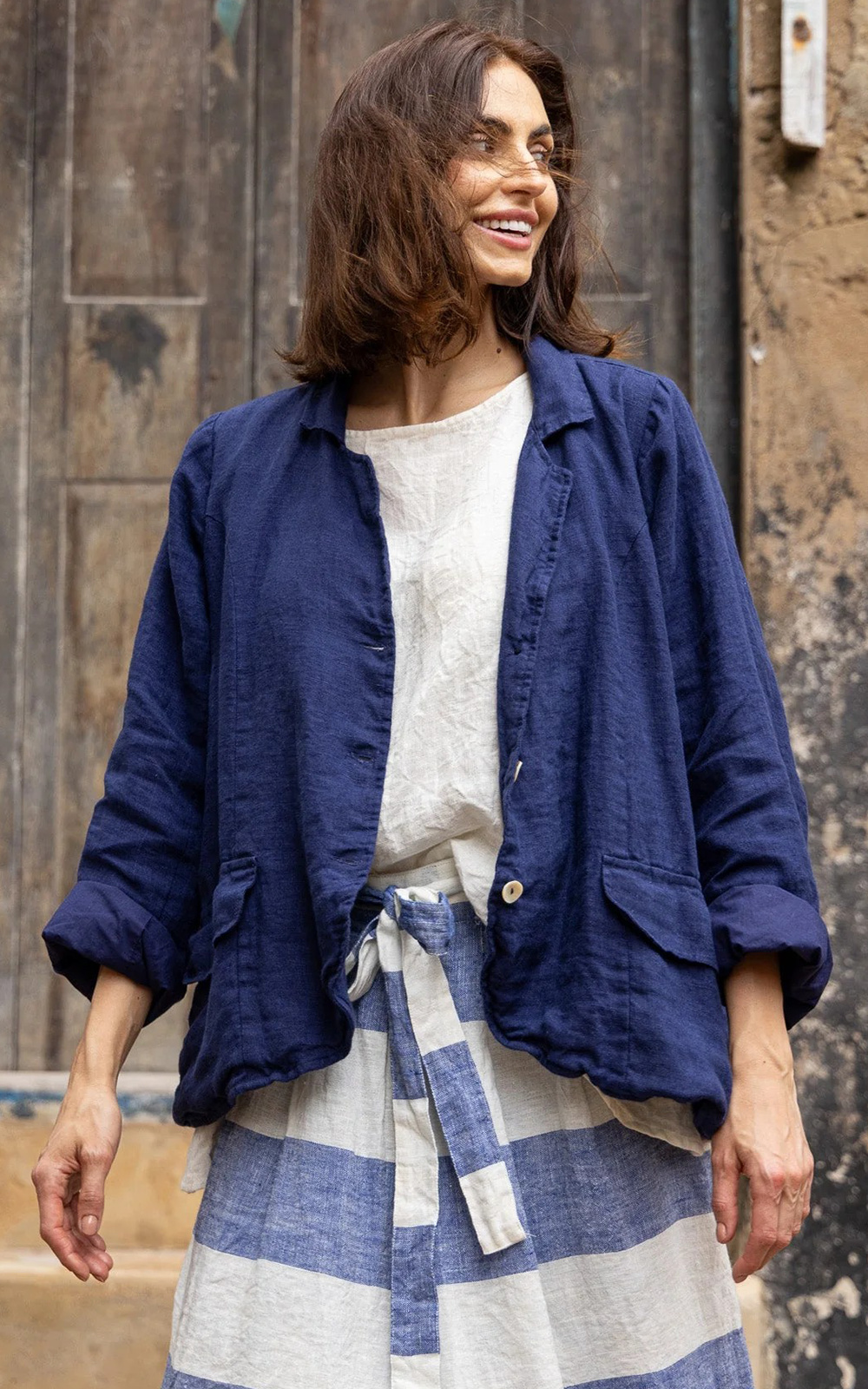 Baridi Jacket Linen product photo.