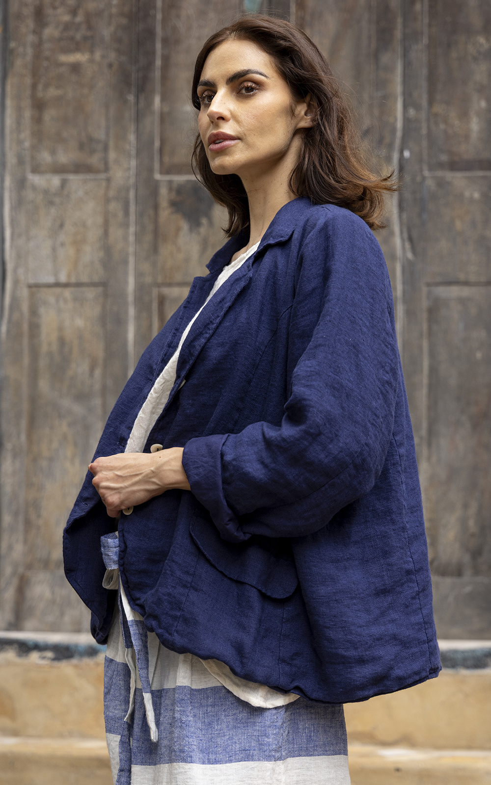 Baridi Jacket Linen product photo.