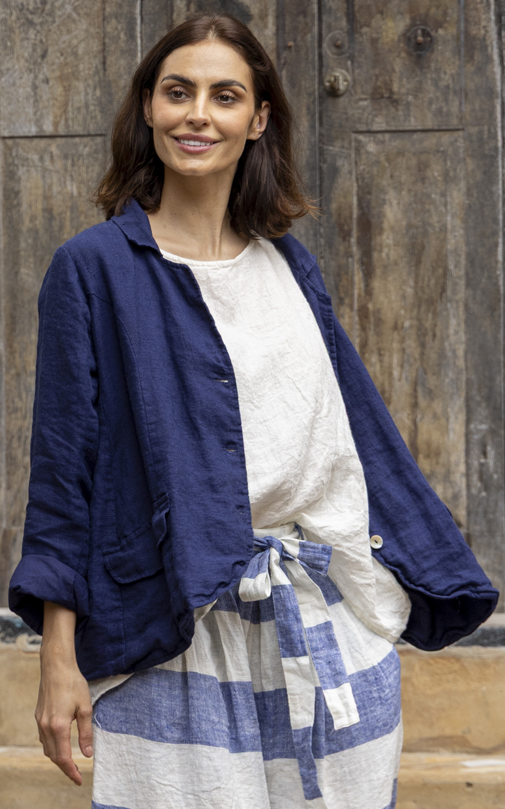 Baridi Jacket Linen product photo.