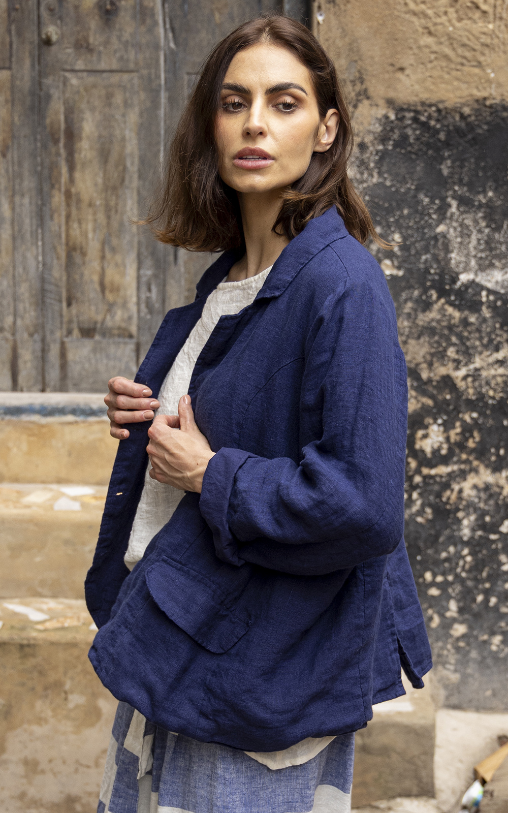 Baridi Jacket Linen product photo.