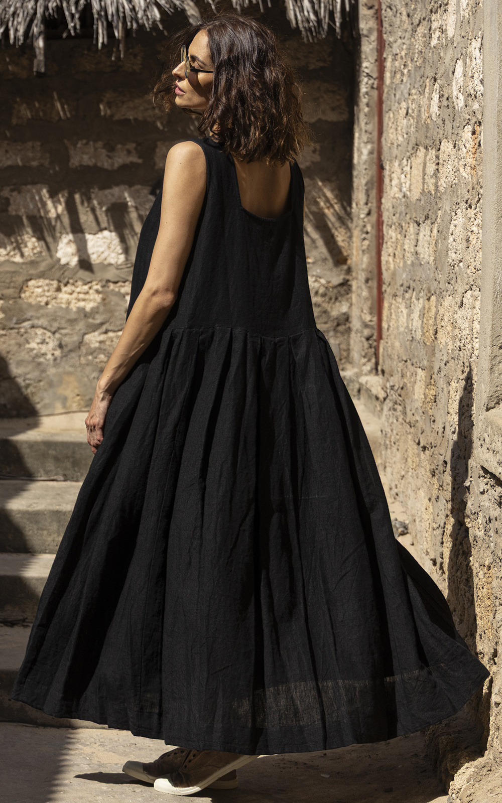 Binti Dress Linen product photo.