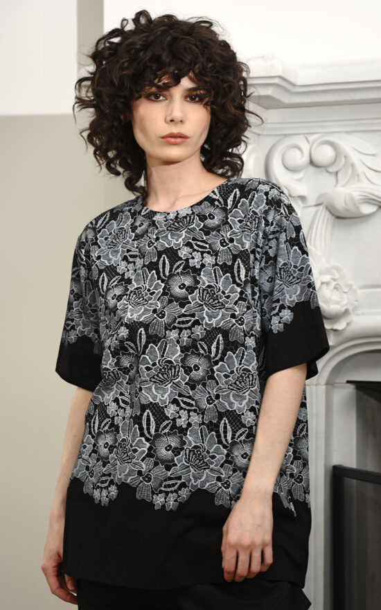 Stay Iconic Tee product photo.