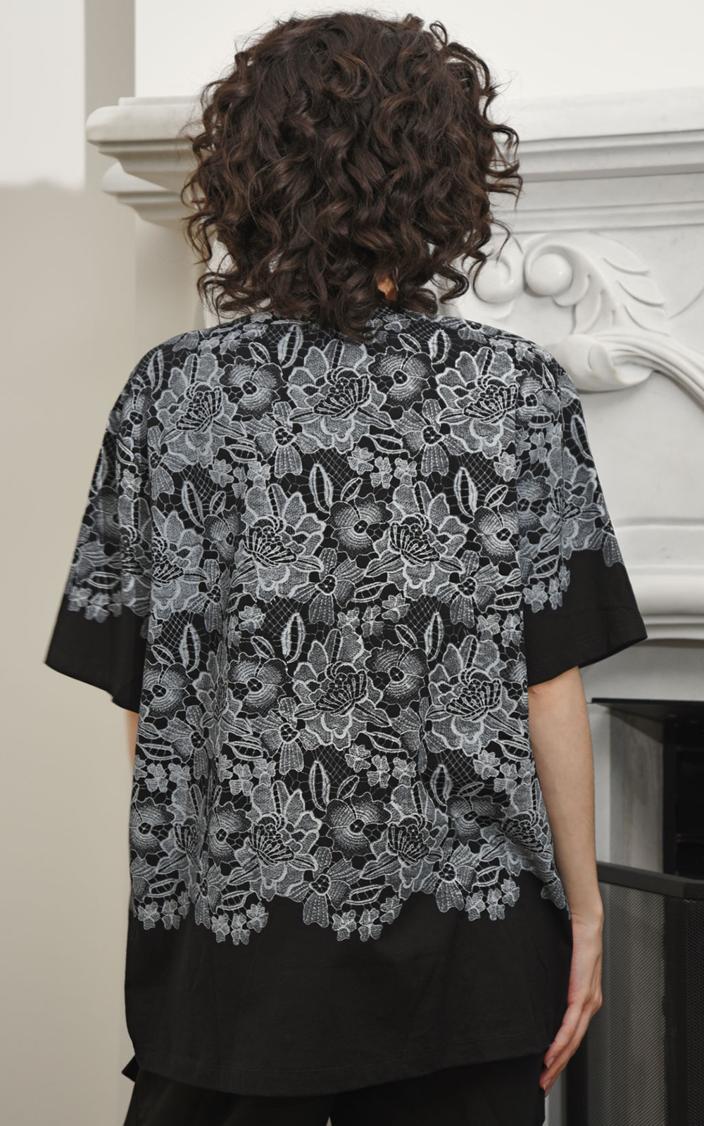 Stay Iconic Tee product photo.