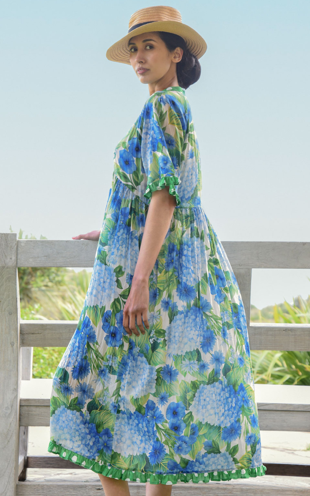 Don'T Make Waves Dress product photo.