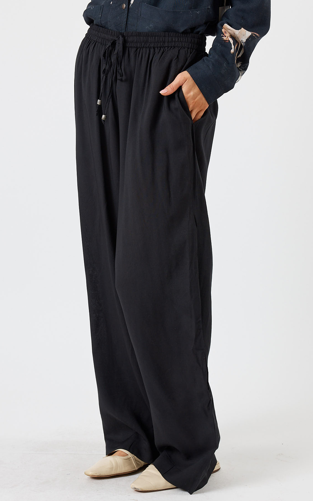 Delta Pant product photo.