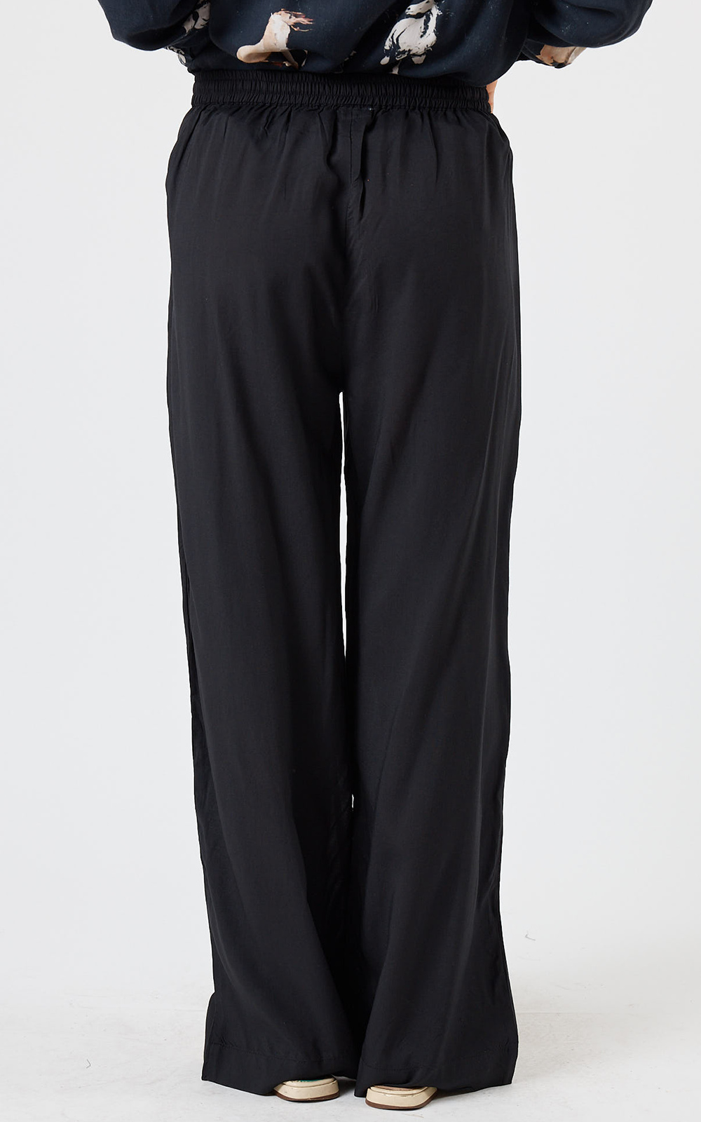 Delta Pant product photo.