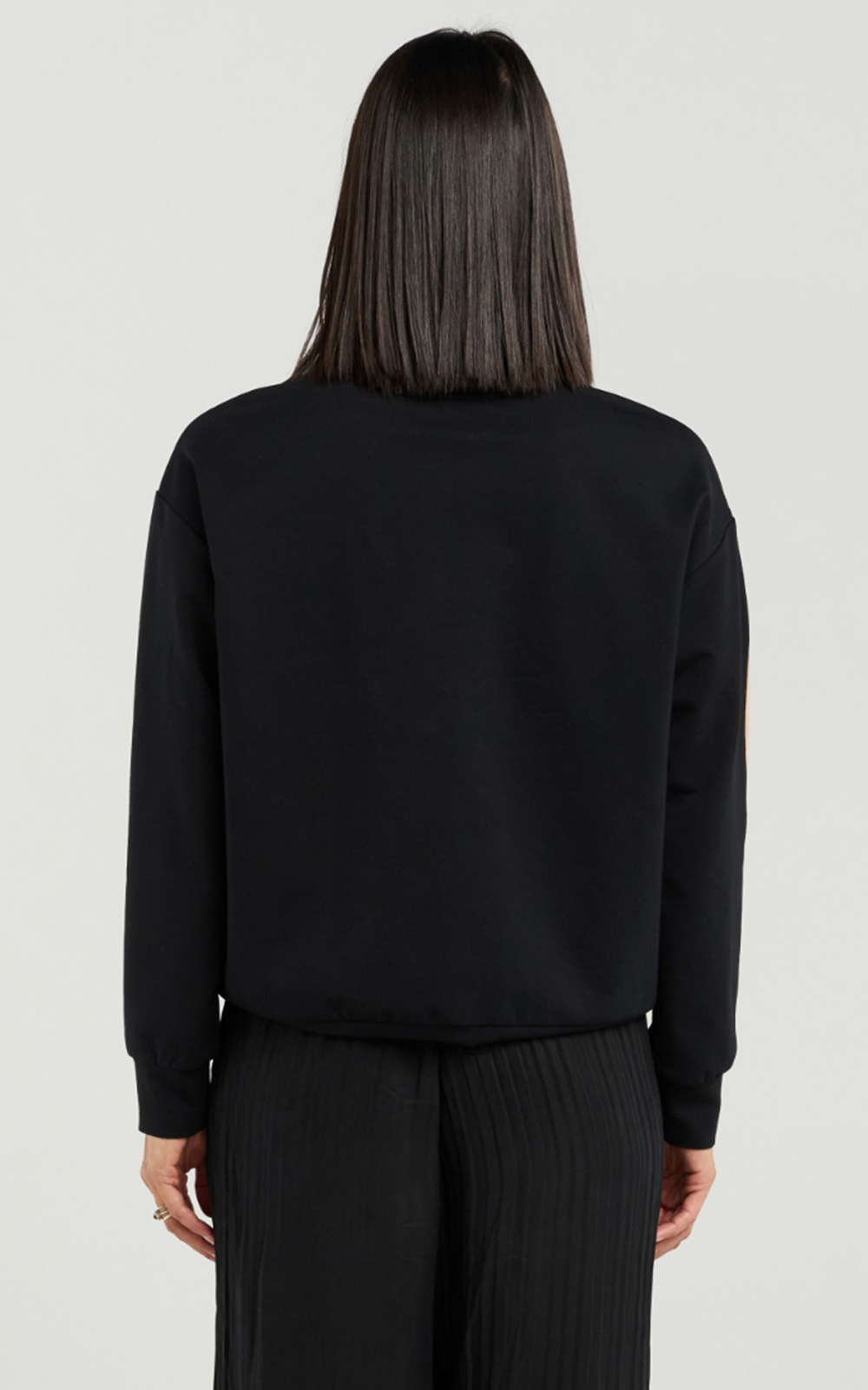 Amara Sweat product photo.