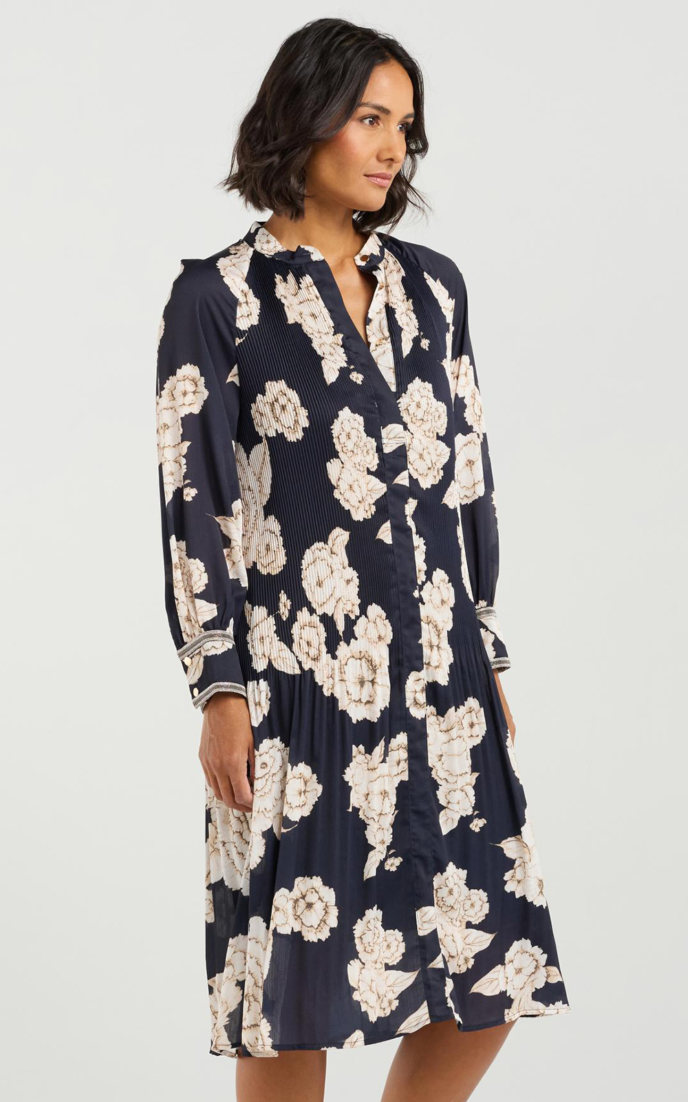Tessa Dress product photo.