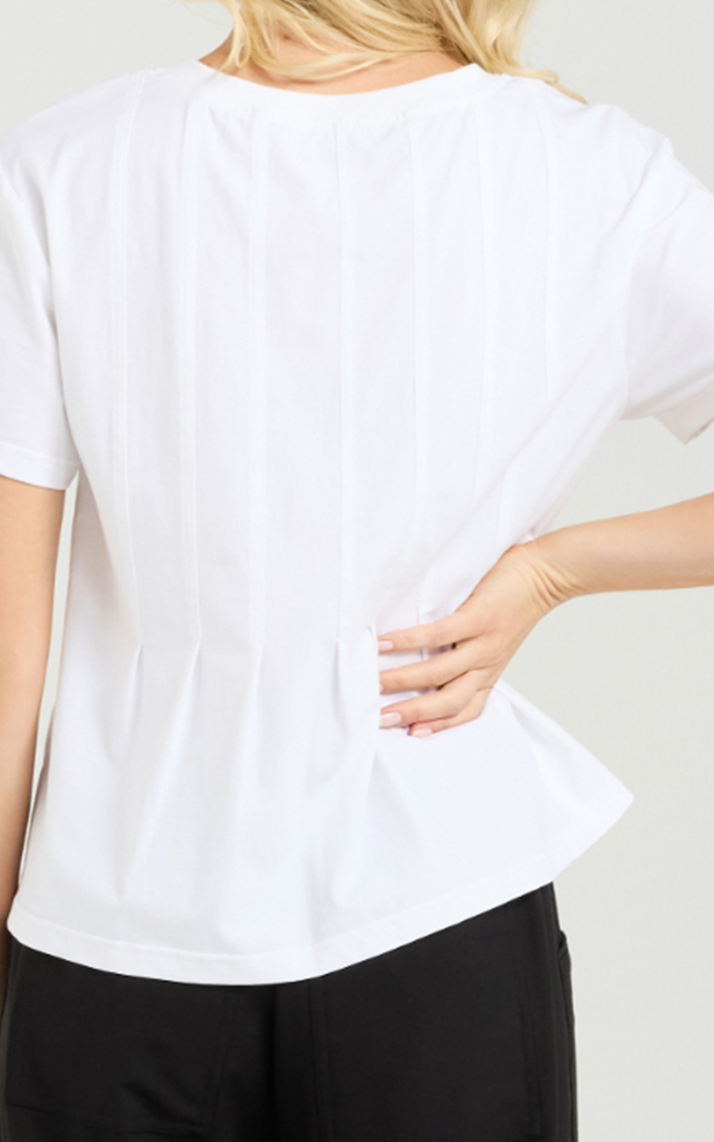 Ari Top product photo.
