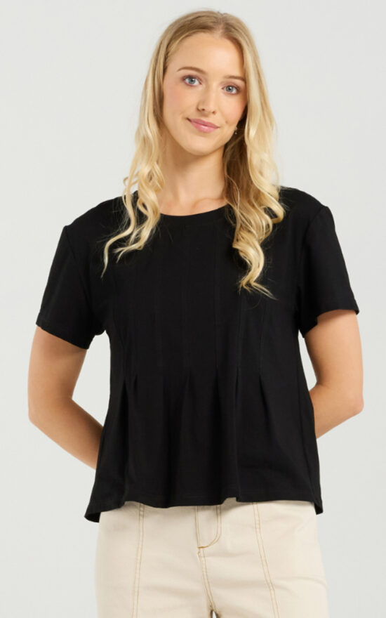 Ari Top product photo.