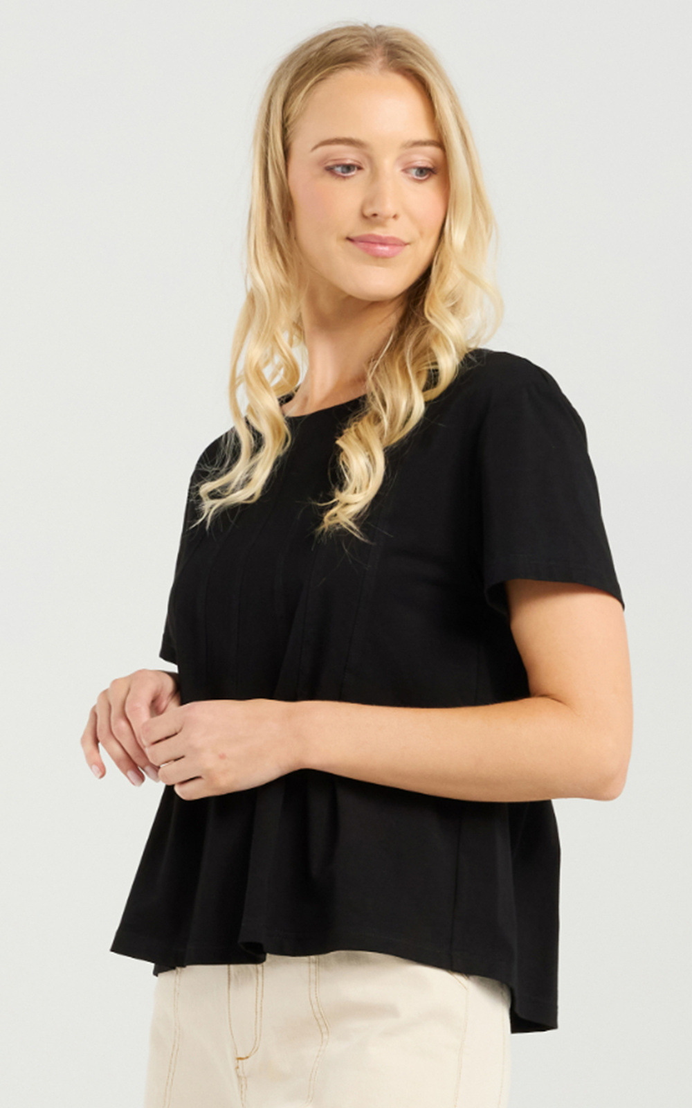 Ari Top product photo.
