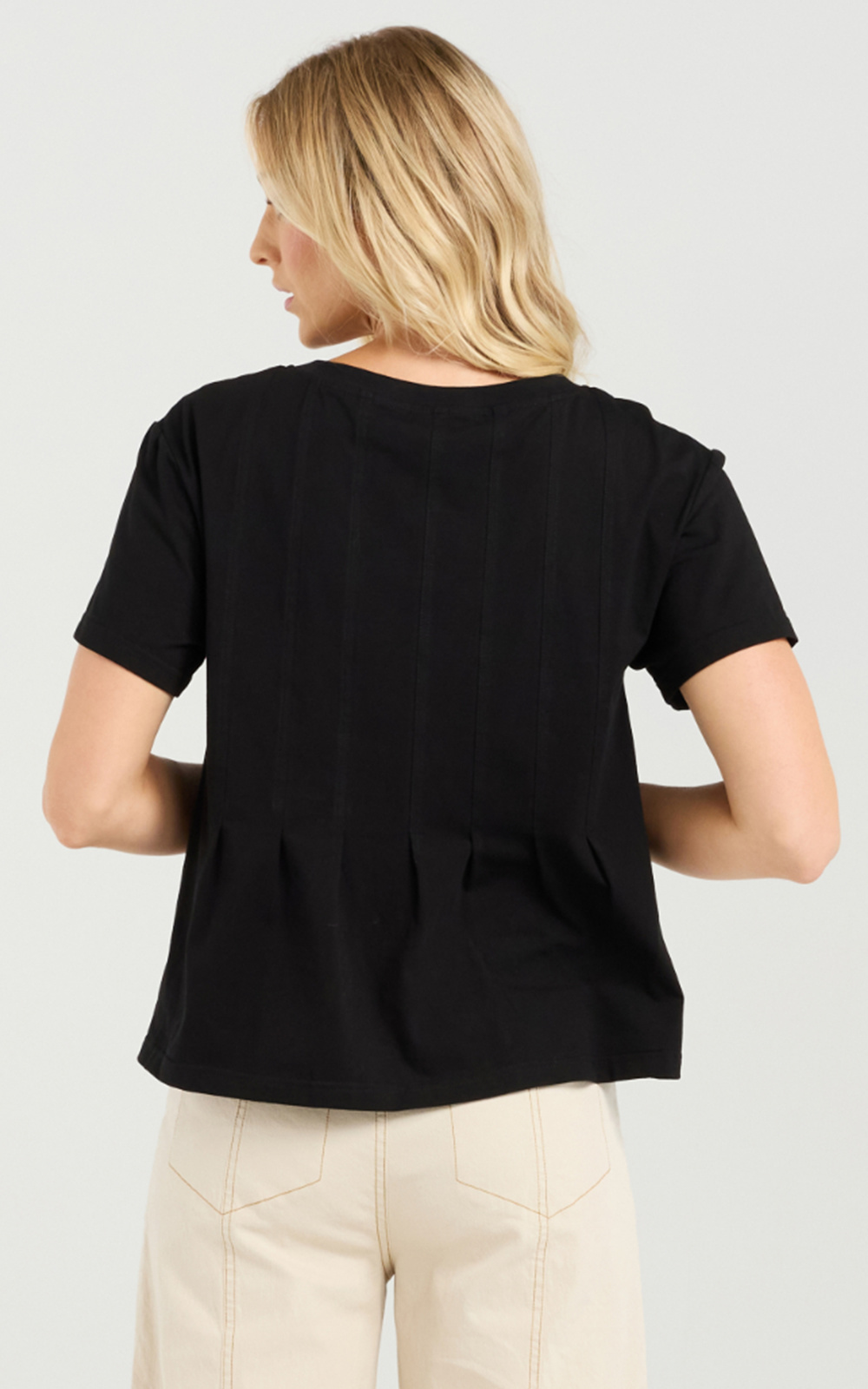 Ari Top product photo.