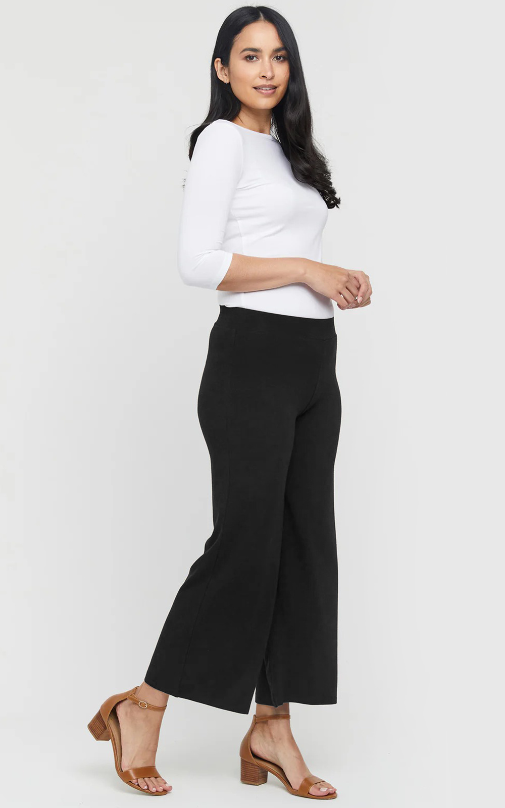 Eva Pant product photo.