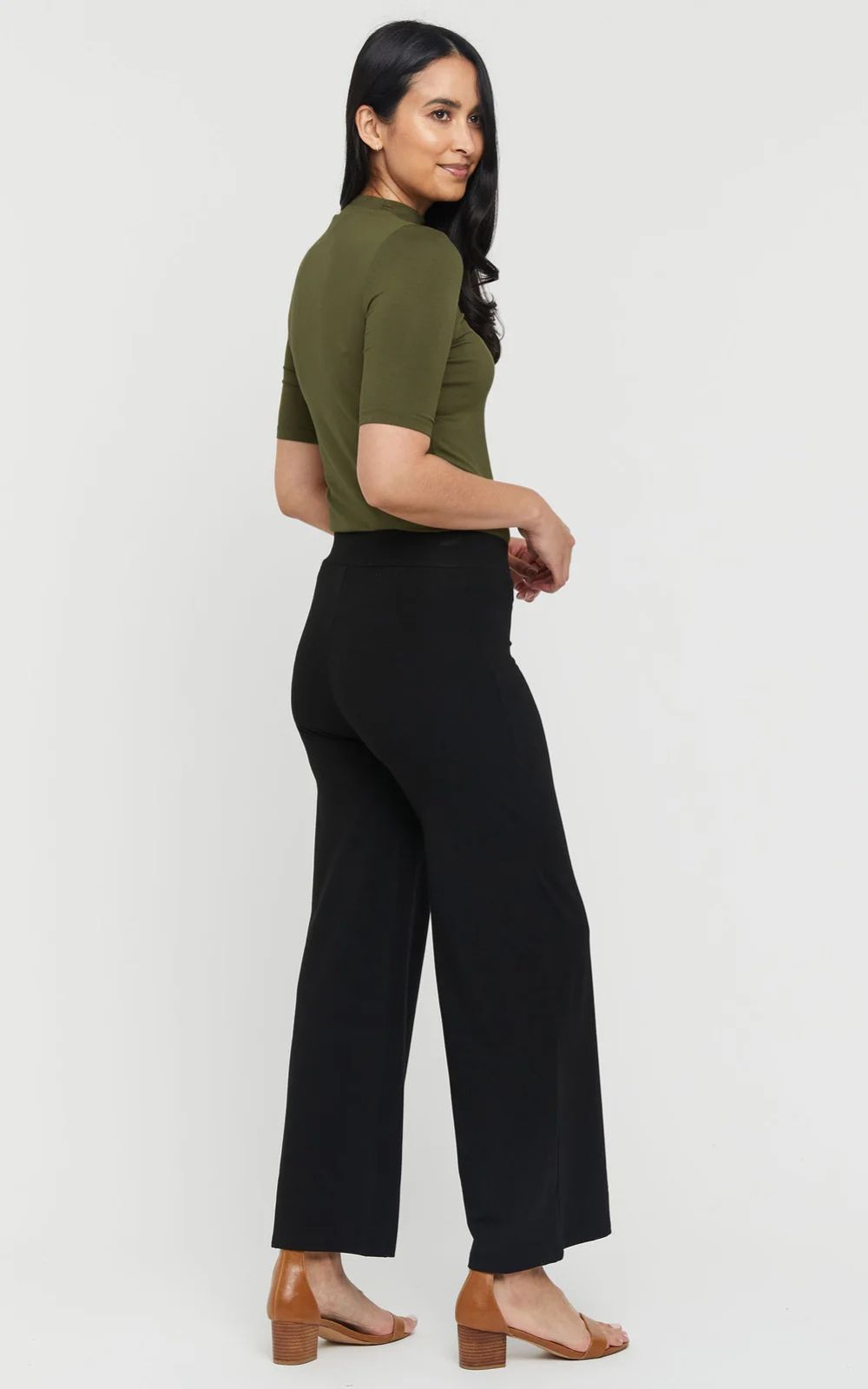 Eva Pant product photo.