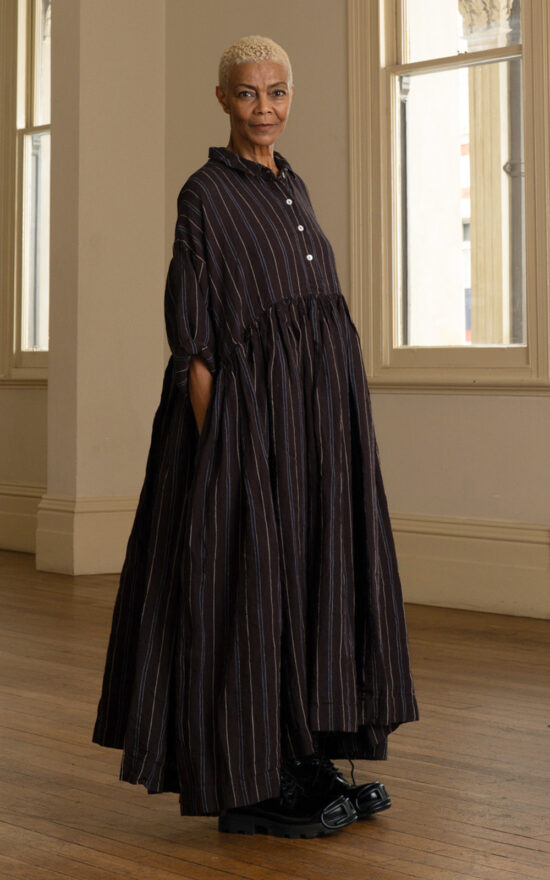 Edith Dress Linen product photo.