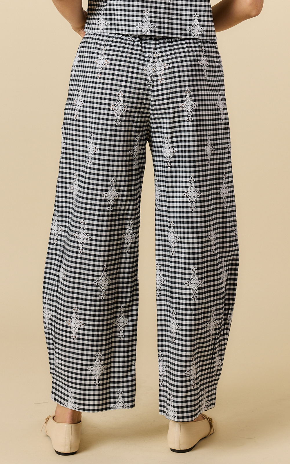 Elli Ray Pant product photo.