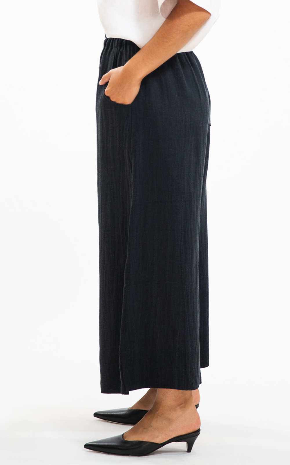 Oliver Pant product photo.